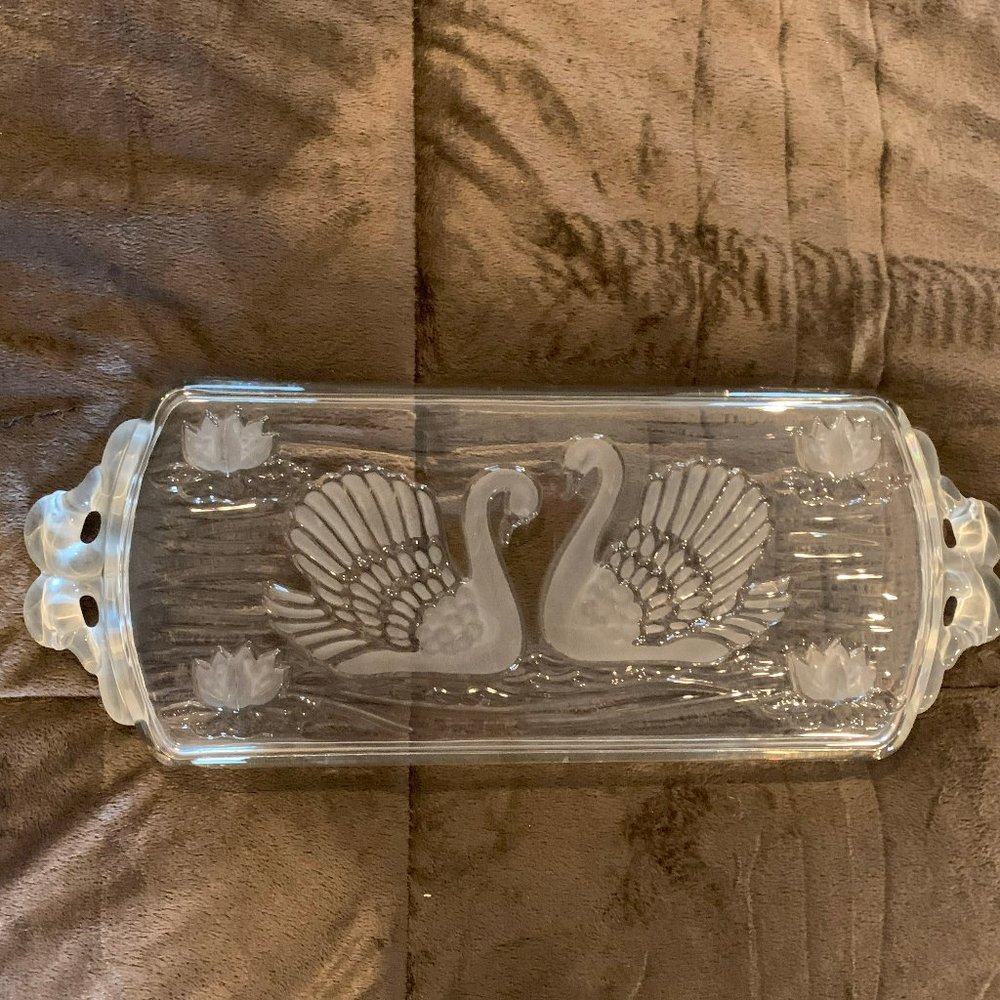 VINTAGE MIKASA WALTHER CRYSTAL GLASS TRAY WITH SWANS & LILY PADS, EUC/LIKE NEW
